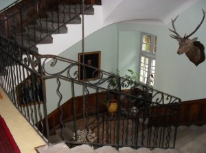 Chateau d-ayres-staircase